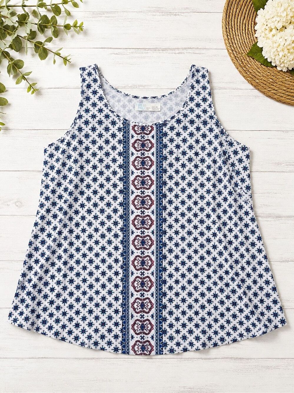 Time and Tru Women’s 3X 22 White Blue Geometric Sleeveless Swing Tank Top